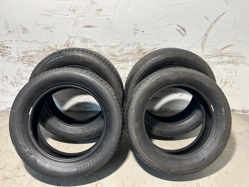 4x Bridgestone 215/60 R17 96H Sommerreifen