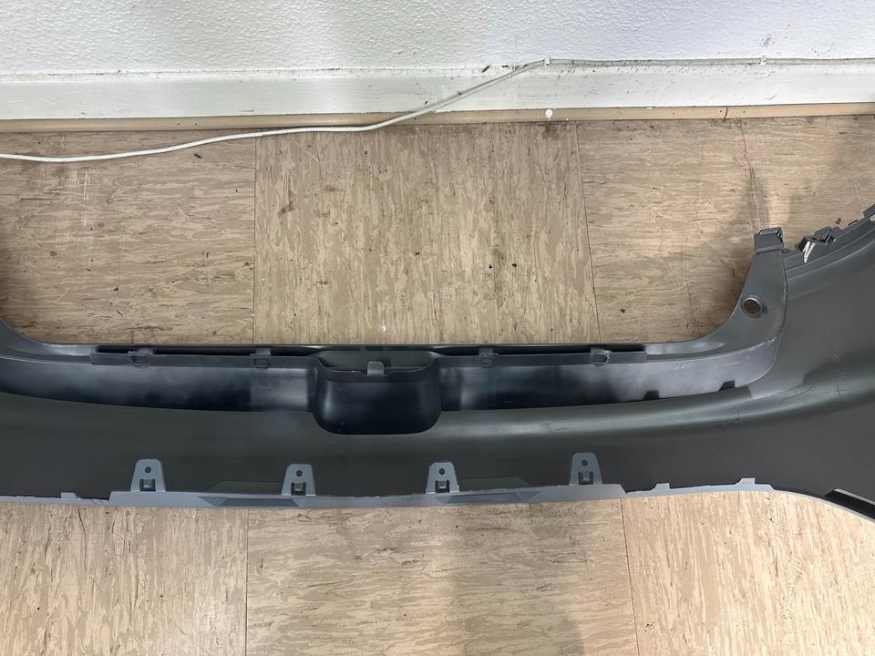 Original Renault Clio IV Stoßstange hinten 850225639R NEU
