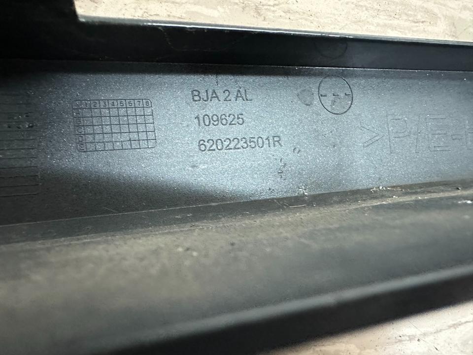Original Renault Clio Stoßstange vorne 620223501R