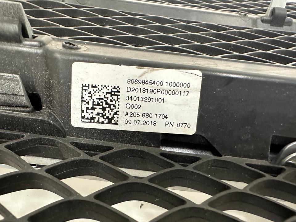 Original Mercedes-Benz C-Klasse W205 Kühlergrill A2058801704