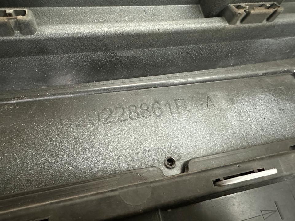 Original Dacia Sandero 3 III Stoßstange vorne 620228861R