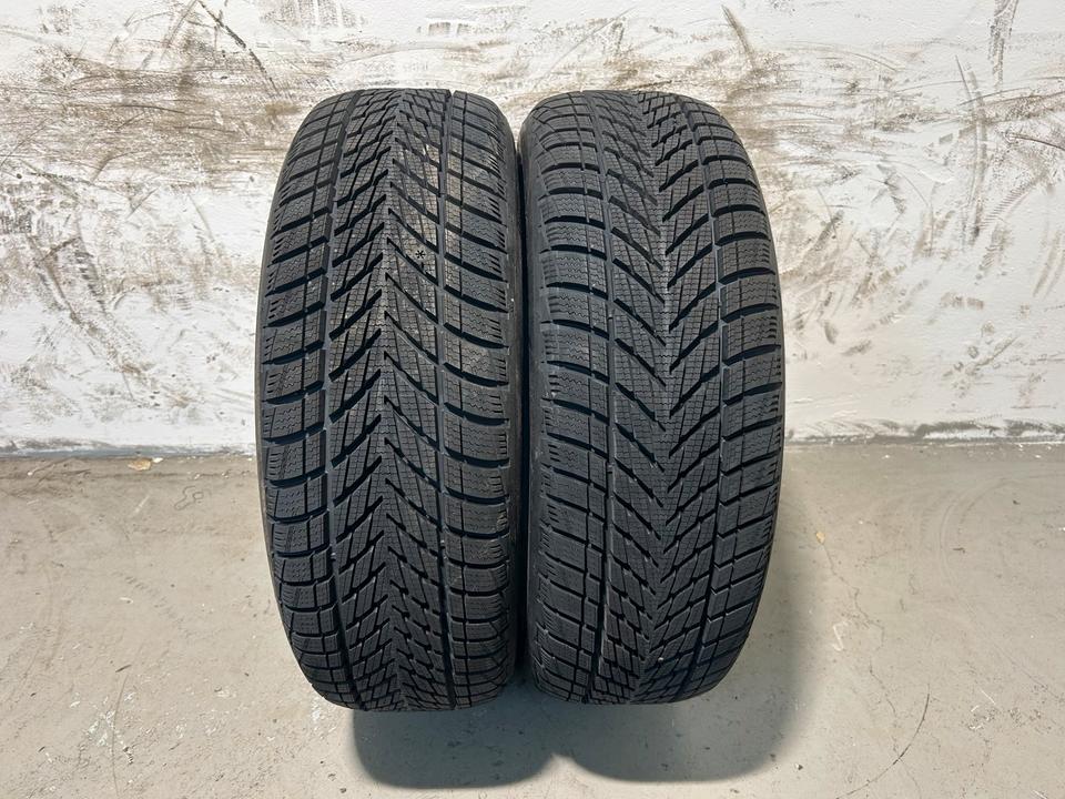 2x Goodyear UltraGrip Performance 3 Winterreifen 205/55 R17 95V