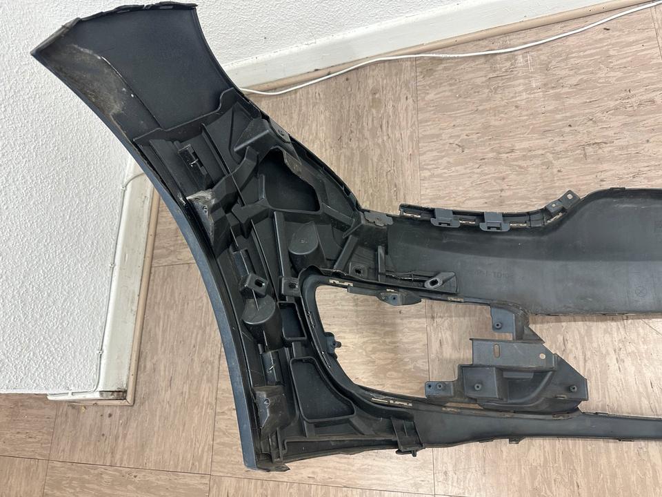 Renault Mégane Stoßstange vorne 620220055R