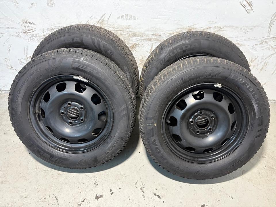 Top Hyundai Kia Nissan 215/65 R16 98H Winterräder